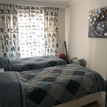 Another World Luxury Apartament *